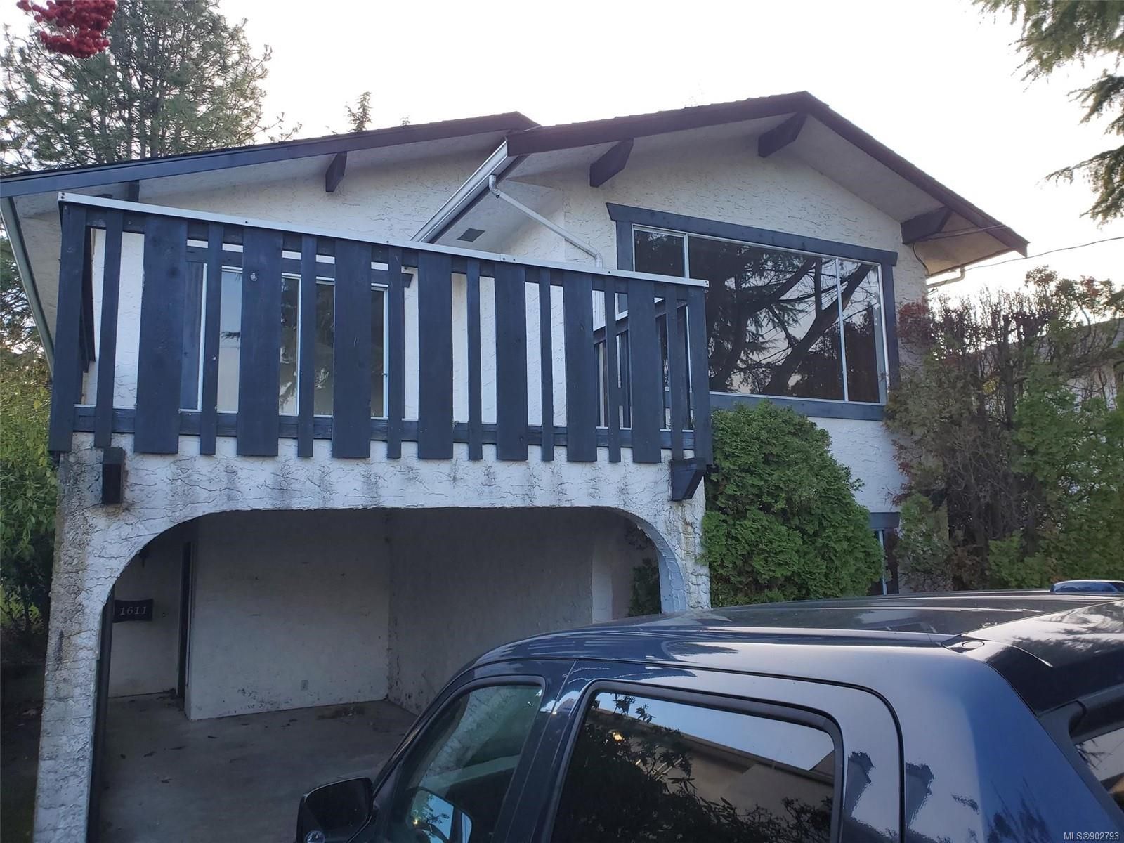 I have sold a property at 1611 Hawthorne St in Saanich
